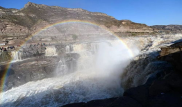 壶口瀑布视频,奔腾黄河的天然奇观